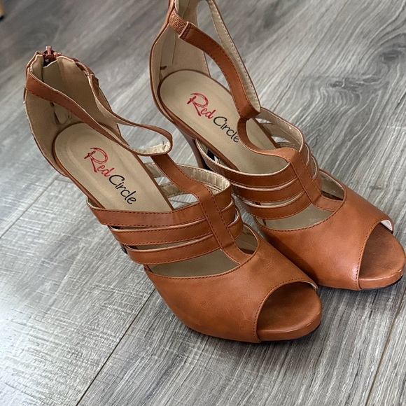 Women's Red Circle Heels Size 9 - Picture 2 of 7